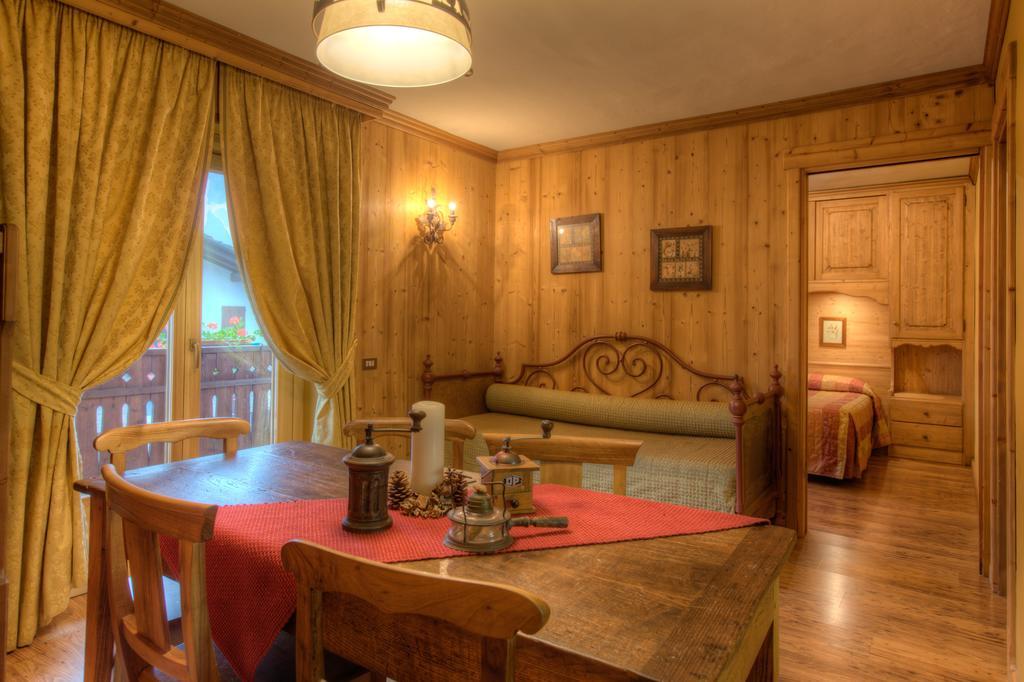 B&B Residence Checrouit Courmayeur Zimmer foto
