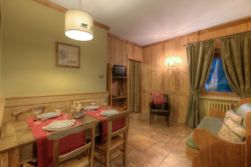 B&B Residence Checrouit Courmayeur Zimmer foto