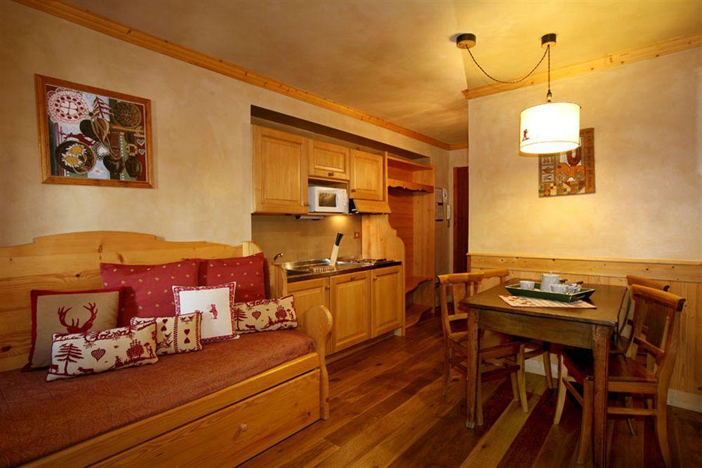B&B Residence Checrouit Courmayeur Exterior foto