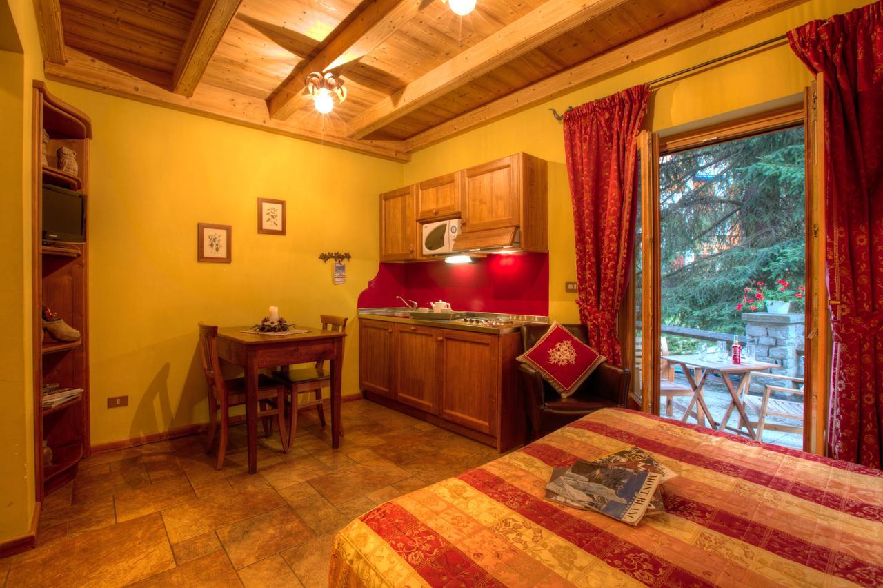B&B Residence Checrouit Courmayeur Exterior foto