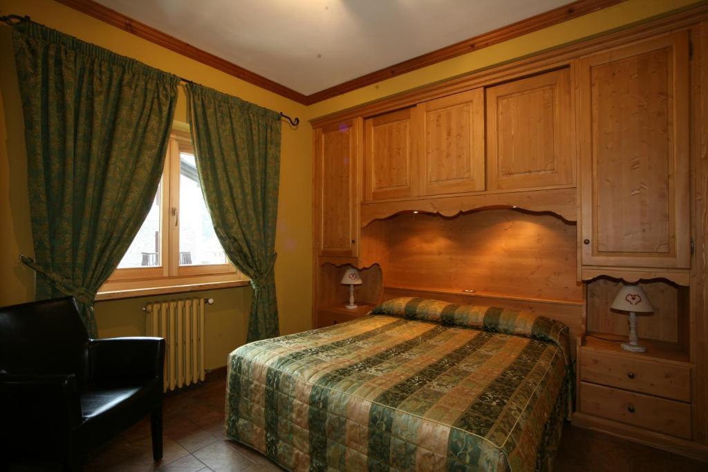 B&B Residence Checrouit Courmayeur Zimmer foto
