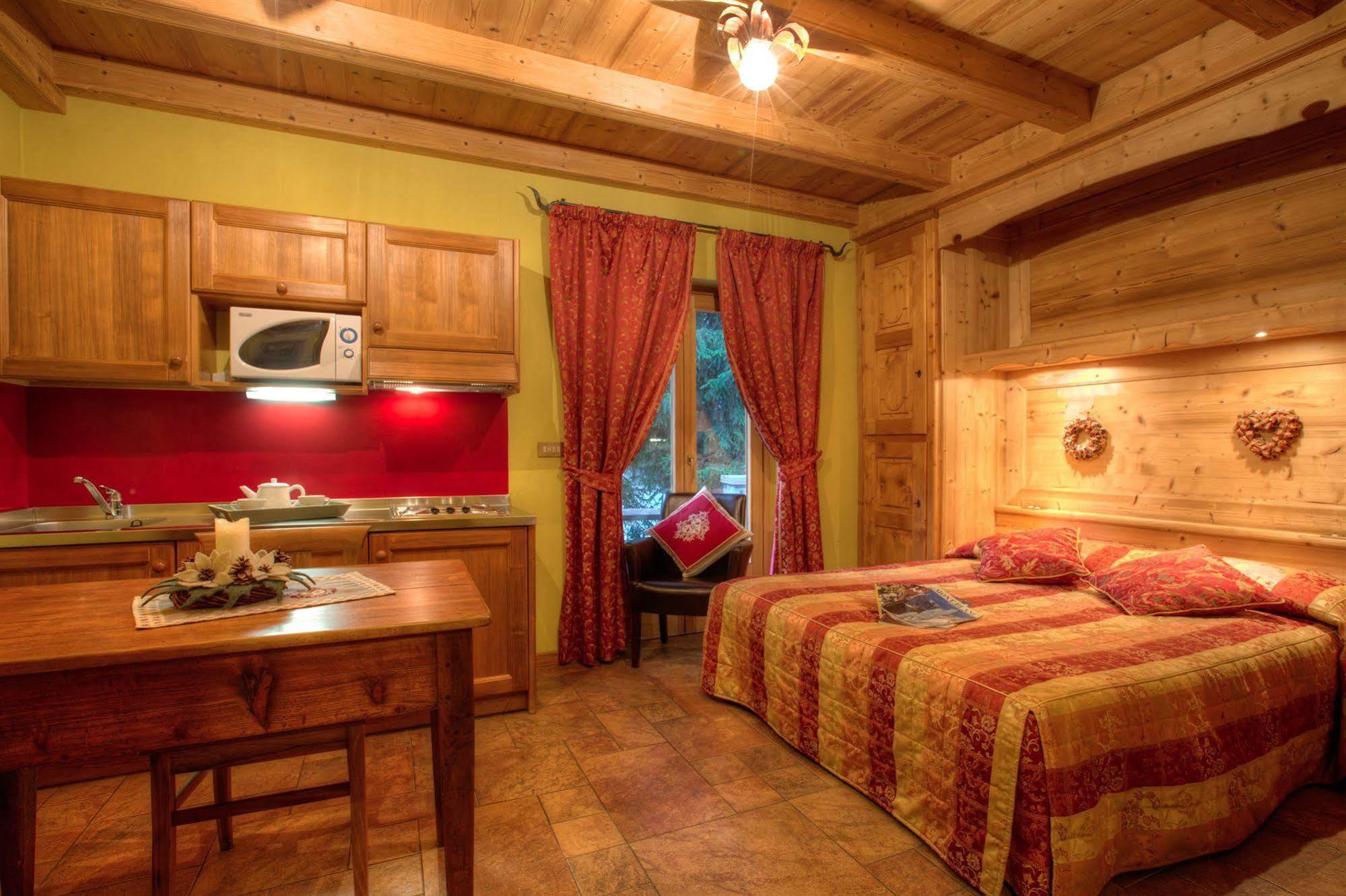 B&B Residence Checrouit Courmayeur Exterior foto