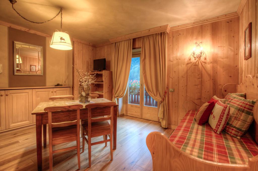 B&B Residence Checrouit Courmayeur Zimmer foto