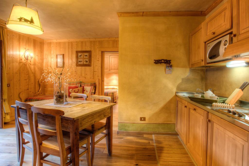 B&B Residence Checrouit Courmayeur Zimmer foto