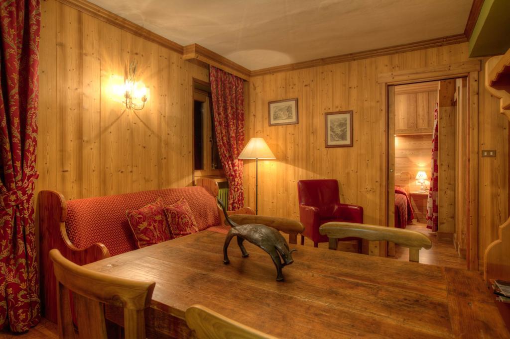 B&B Residence Checrouit Courmayeur Zimmer foto
